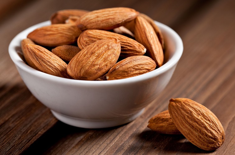 Орехи - источник витамина F