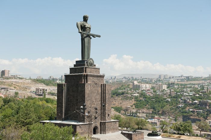 Монумент «Мать-Армения»