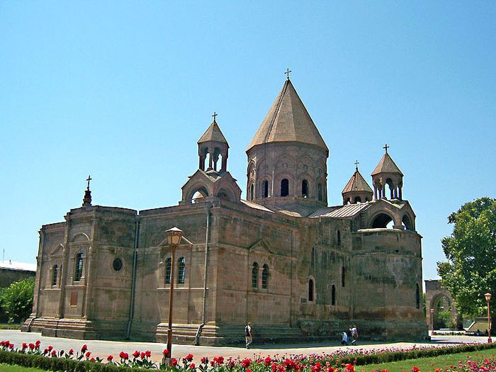 Монастырский комплекс в Эчмиадзине