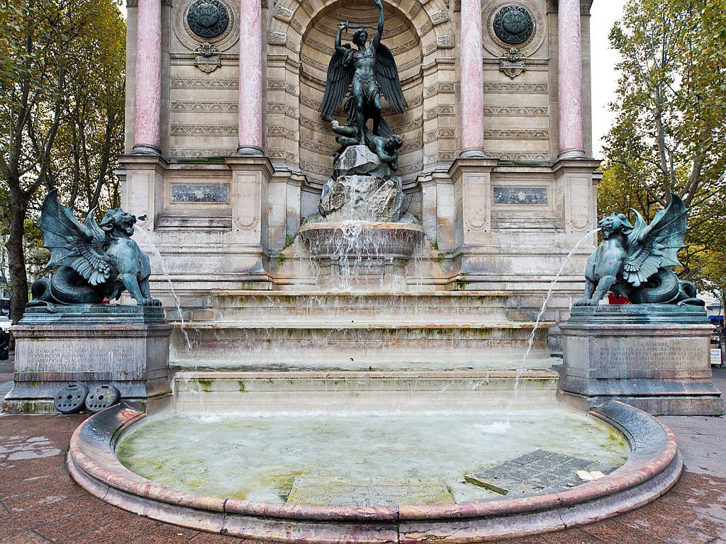 фонтан Сен-Мишель в Париже