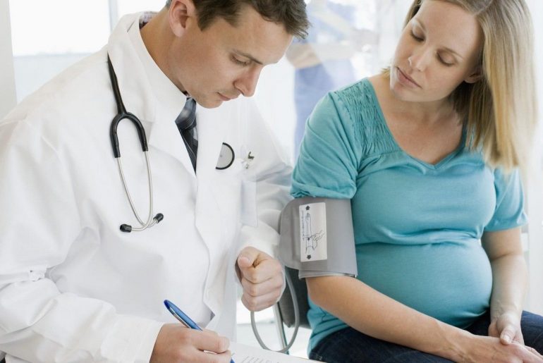 анализы сдают при постановке на учёт по беременности