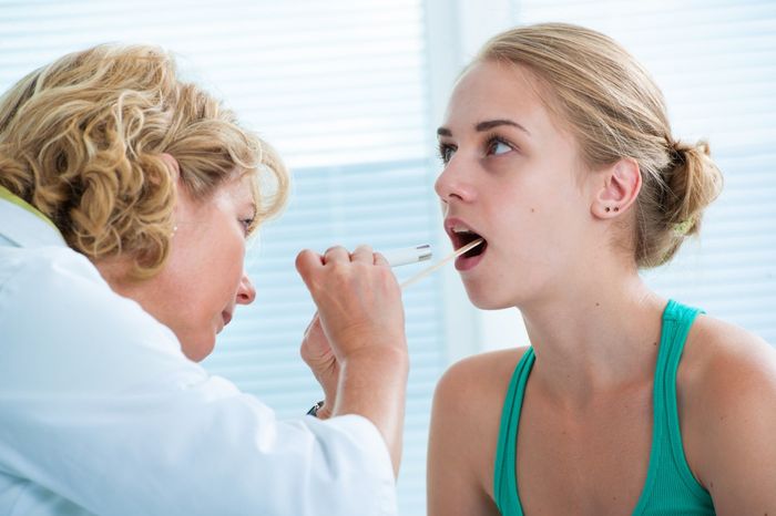 Часто болит горло: причины и методы устранения дискомфорта